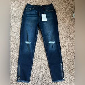 Kancan dark wash, women’s skinny jean